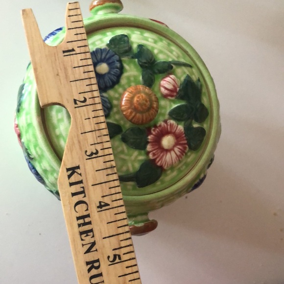 Vintage Ceramic Biscuit or Cookie Jar - Picture 9 of 9